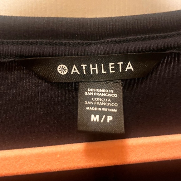 LIKE NEW ATHLETA STRATUS II TOP - BLACK - Sz M/P - Picture 6 of 9